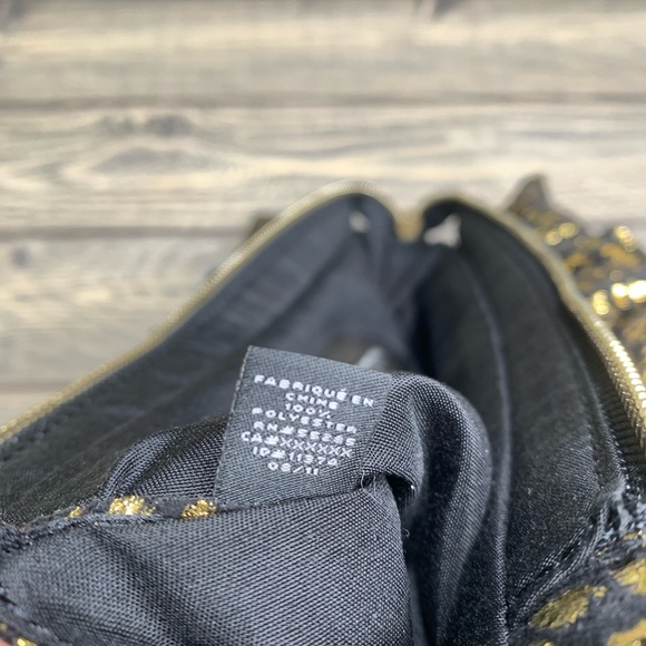 Express Clutch Purse Black Gold Cheetah Handheld Animal Print Holiday Shiny - Picture 7 of 7